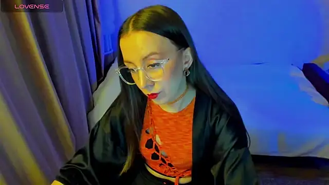 CurlySteph online show from April 12, 2026, 7:39 pm