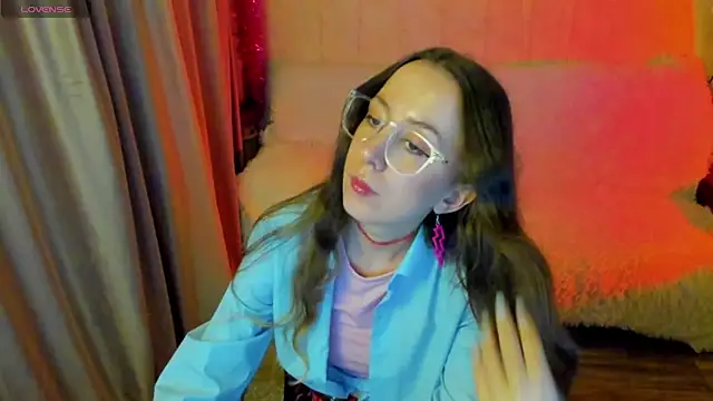 CurlySteph online show from November 26, 2025, 3:01 pm