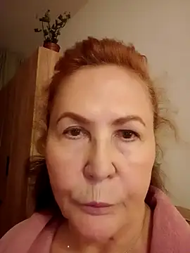 Hottie-Mom online show from October 8, 2025, 9:37 pm