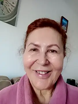 Snapshot of Hottie-Mom chatting on January 19, 2026, 9:13 am Hottie-Mom online show from January 19, 2026, 9:13 am