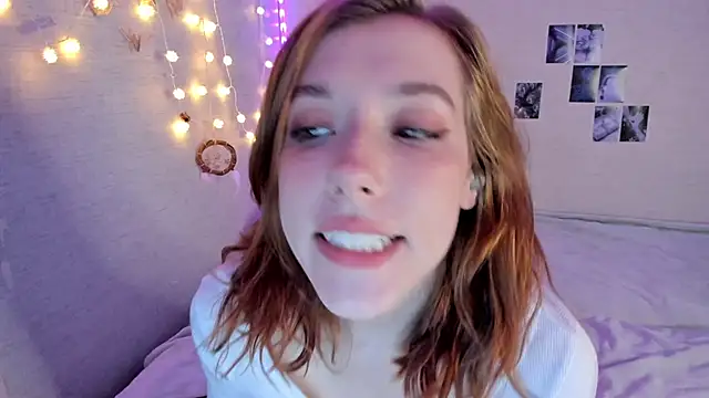 YunaPeace online show from October 23, 2025, 1:10 pm