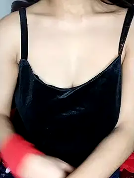 babyqueen001 online show from December 17, 2024, 6:20 pm