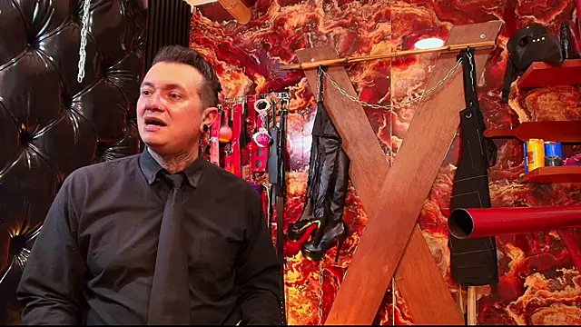 boy n girl online show from December 3, 2025, 7:24 pm