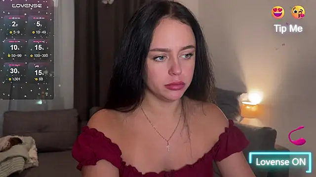 Megan Nilson online show from November 5, 2025, 8:01 pm