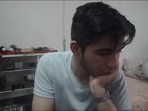 andres202028 online show from April 3, 2026, 1:06 pm