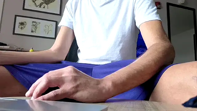 Snapshot of smokenstrokex chatting on January 18, 2025, 6:21 pm smokenstrokex online show from January 18, 2025, 6:21 pm