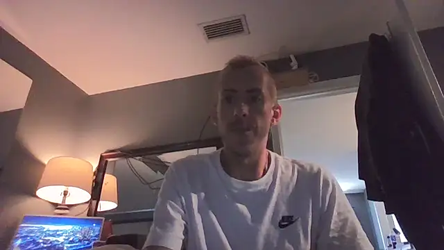smokenstrokex online show from May 22, 2026, 8:29 pm