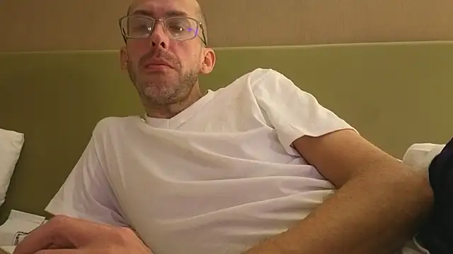 Snapshot of smokenstrokex chatting on January 18, 2025, 3:05 pm smokenstrokex online show from January 18, 2025, 3:05 pm