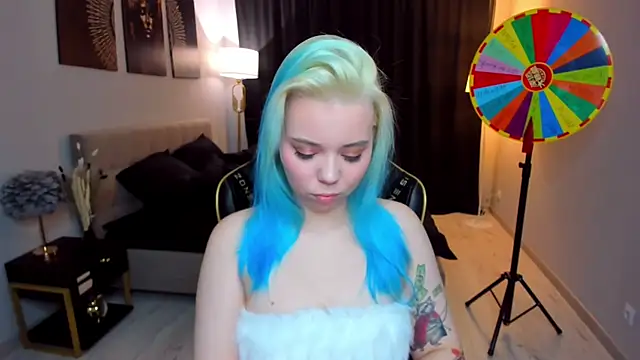 EnergyBunny 1 online show from December 5, 2025, 7:45 pm