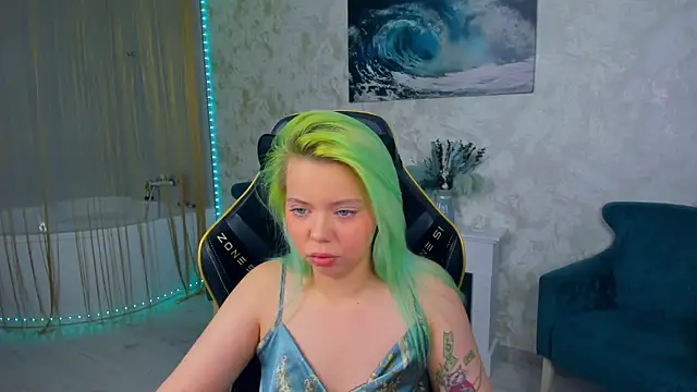 EnergyBunny 1 online show from October 5, 2025, 7:15 pm