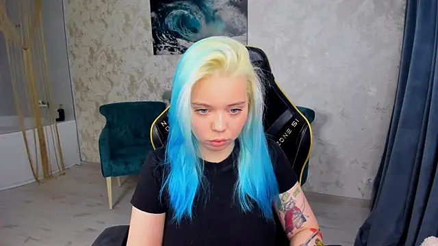 EnergyBunny 1 online show from December 3, 2025, 7:24 pm