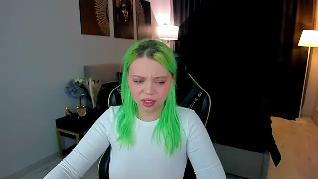 EnergyBunny 1 online show from October 15, 2025, 7:33 pm