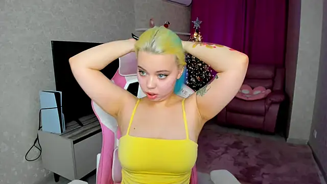 EnergyBunny 1 online show from December 18, 2025, 5:39 pm