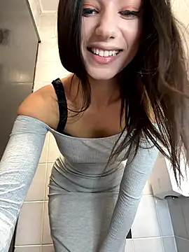  MiaQueen  online show from January 15, 2026, 10:24 pm