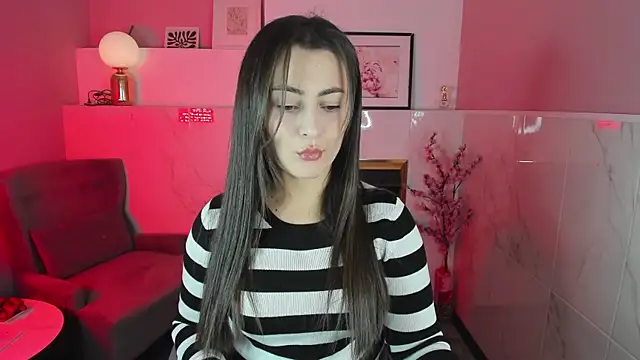 KylieMellow online show from September 30, 2025, 1:28 pm