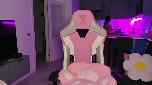 wow lovie online show from October 4, 2025, 4:19 pm