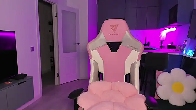 wow lovie online show from October 5, 2025, 4:20 pm