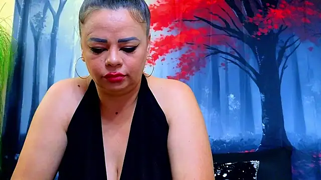 ElizabethEven online show from October 15, 2025, 8:39 pm