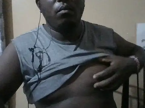 honeyswit online show from October 27, 2025, 9:38 pm