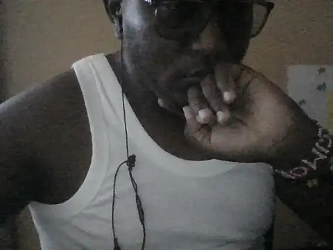 honeyswit online show from November 16, 2025, 1:05 pm