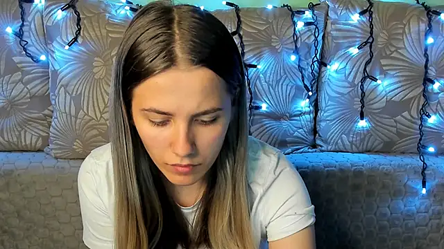 MaggieCake online show from October 23, 2025, 2:21 am