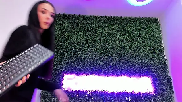 Snapshot of realhotfallingdevil chatting on January 17, 2026, 5:44 am realhotfallingdevil online show from January 17, 2026, 5:44 am