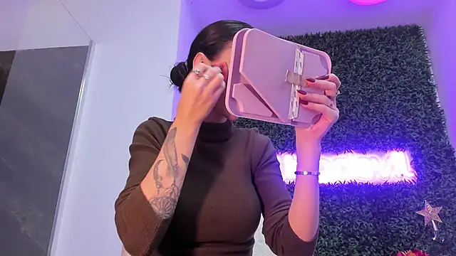 realhotfallingdevil online show from November 29, 2025, 5:51 am