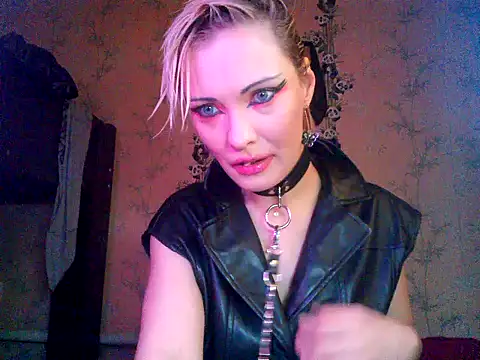 WildMissNiks online show from November 14, 2025, 8:51 am