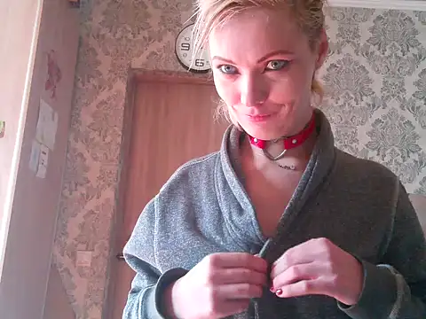 WildMissNiks online show from September 19, 2025, 9:02 am