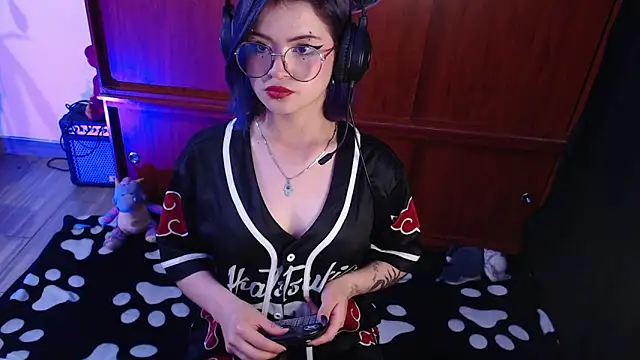 Snapshot of Raventh_ chatting on February 3, 2026, 12:21 am Raventh online show from February 3, 2026, 12:21 am