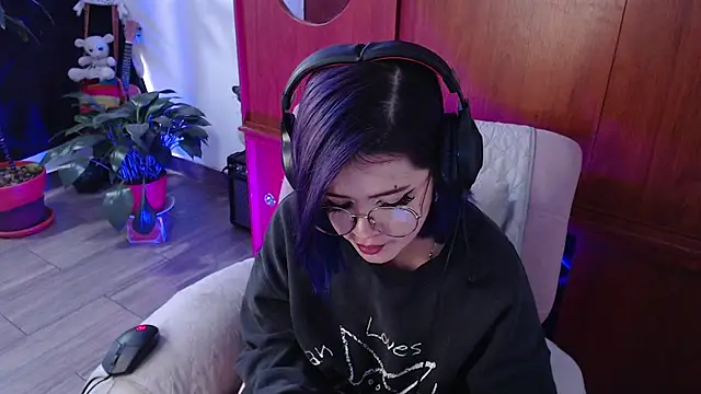 Snapshot of Raventh_ chatting on February 25, 2026, 12:27 pm Raventh online show from February 25, 2026, 12:27 pm