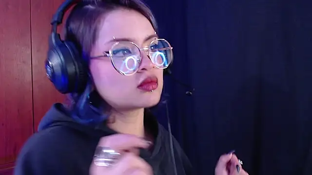 Snapshot of Raventh_ chatting on February 11, 2026, 1:33 pm Raventh online show from February 11, 2026, 1:33 pm