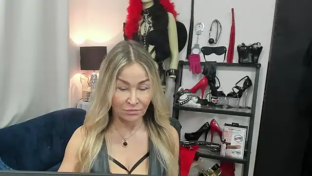 crystaLUX online show from January 12, 2026, 5:25 am