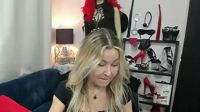 crystaLUX online show from April 14, 2026, 4:28 am