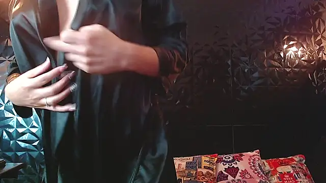 Snapshot of PINK__LOLA1 chatting on February 11, 2026, 12:43 am PINK LOLA1 online show from February 11, 2026, 12:43 am