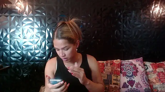Snapshot of PINK__LOLA1 chatting on July 1, 2026, 11:05 pm PINK LOLA1 online show from July 1, 2026, 11:05 pm