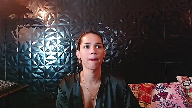 Snapshot of PINK__LOLA1 chatting on February 6, 2026, 10:33 am PINK LOLA1 online show from February 6, 2026, 10:33 am