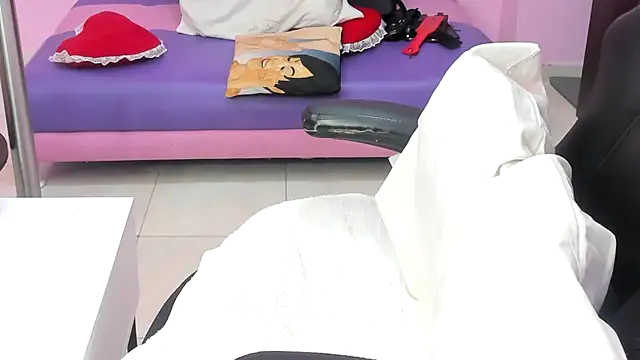 MATURE WHOR33 online show from March 18, 2025, 11:44 am