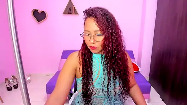 MATURE WHOR33 online show from October 14, 2025, 12:06 pm