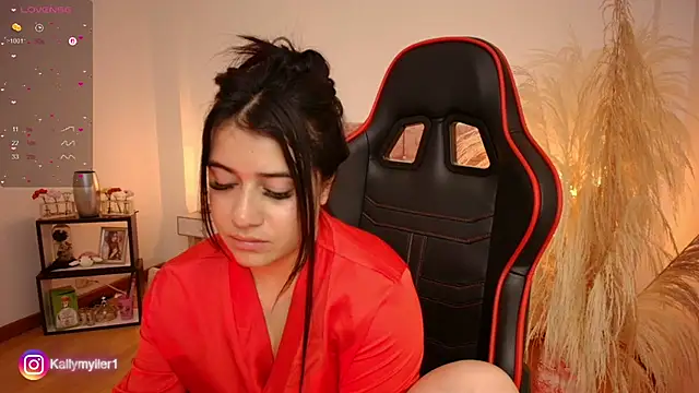 KallyMyller1 online show from March 6, 2025, 10:26 pm