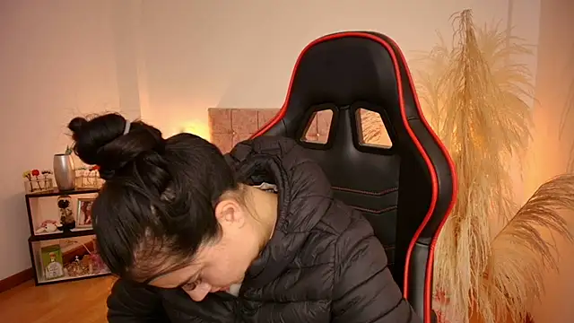 KallyMyller1 online show from March 13, 2025, 3:11 am