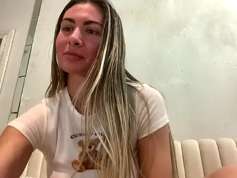 Snapshot of Alyssa_rhoades chatting on November 12, 2025, 12:59 am Alyssa rhoades online show from November 12, 2025, 12:59 am