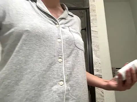 Snapshot of Alyssa_rhoades chatting on November 18, 2025, 12:37 am Alyssa rhoades online show from November 18, 2025, 12:37 am