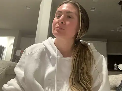 Alyssa rhoades online show from January 24, 2025, 4:05 am