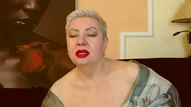 LadyPosh online show from March 21, 2025, 9:45 pm