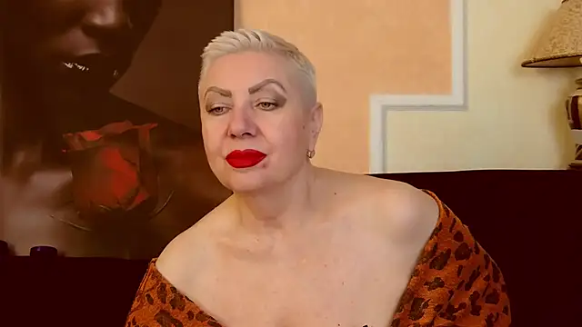 LadyPosh online show from October 8, 2025, 8:53 pm