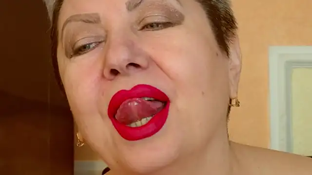 Snapshot of LadyPosh chatting on February 24, 2026, 9:37 pm LadyPosh online show from February 24, 2026, 9:37 pm