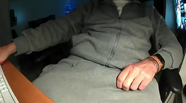 Snapshot of DoubleMassiveT chatting on February 20, 2025, 12:30 am DoubleMassiveT online show from February 20, 2025, 12:30 am