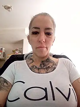 vamporasuccubus19777 online show from January 10, 2026, 3:40 pm