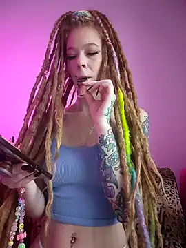 LucidLucy online show from December 4, 2025, 2:05 pm